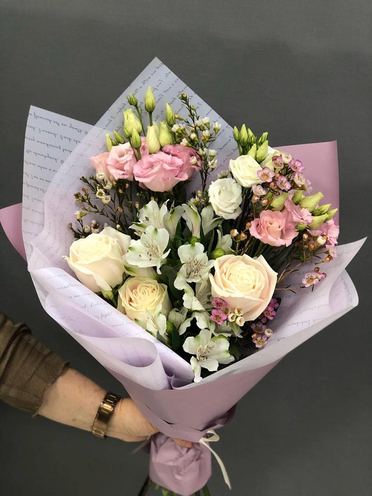 Букет цветов из: Альстромерии, Розы и Лизиантусы в Золотаревке Ставропольского края