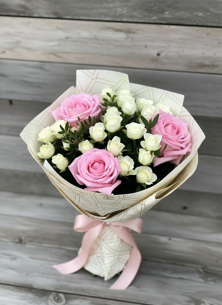 Букет цветов из: Розы в Золотаревке Ставропольского края