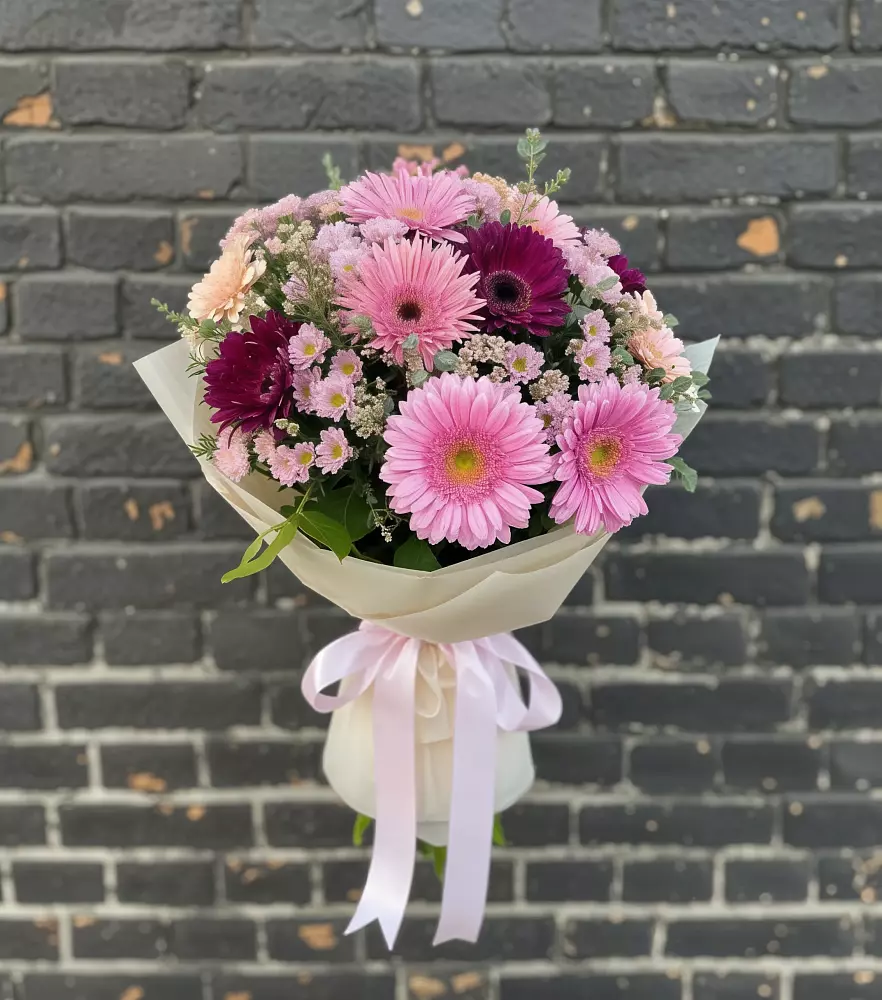 Букет цветов из: Герберы и Хризантемы в Золотаревке Ставропольского края
