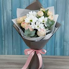 Букет цветов из:  Хризантемы и Розы в Золотаревке Ставропольского края