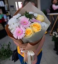 Букет цветов из:  Герберы, Розы и Хризантемы в Золотаревке Ставропольского края