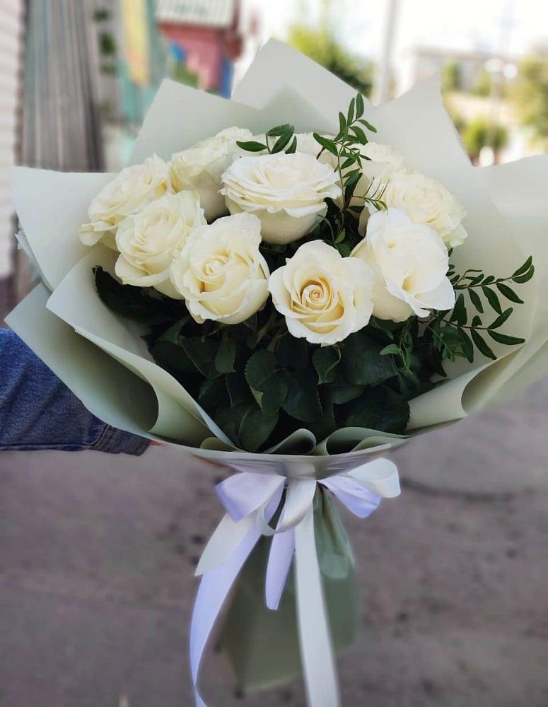 Букет Белые розы Проуд в Золотаревке Ставропольского края