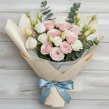 Букет цветов из:  Лизиантусы в Золотаревке Ставропольского края