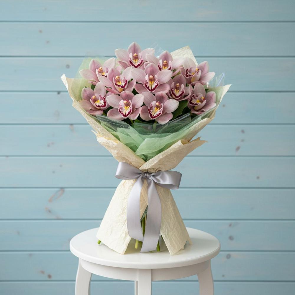 Букет цветов из: Орхидеи и Розы в Золотаревке Ставропольского края