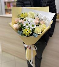 Букет цветов из:  Альстромерии, Розы и Хризантемы в Золотаревке Ставропольского края