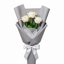 Букет 3 белые розы в Золотаревке Ставропольского края