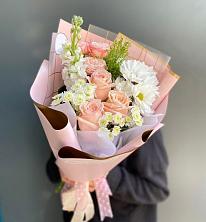 Букет цветов из:  Хризантемы и Розы в Золотаревке Ставропольского края