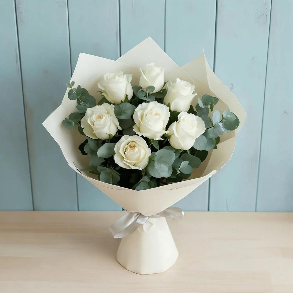 Букет Белые розы в Эвкалипте в Золотаревке Ставропольского края