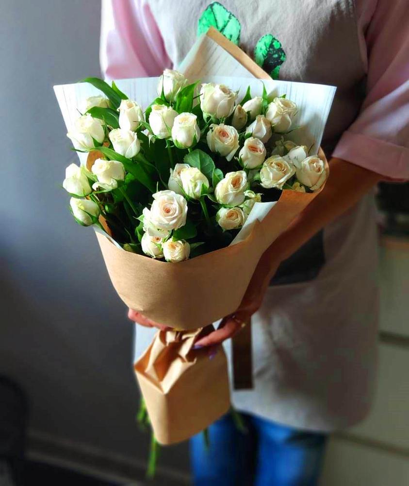 Букет цветов из: Розы в Золотаревке Ставропольского края