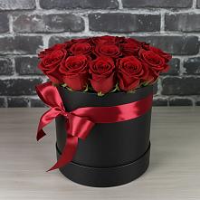 Цветочная композиция из Розы в шляпной коробке в Золотаревке Ставропольского края