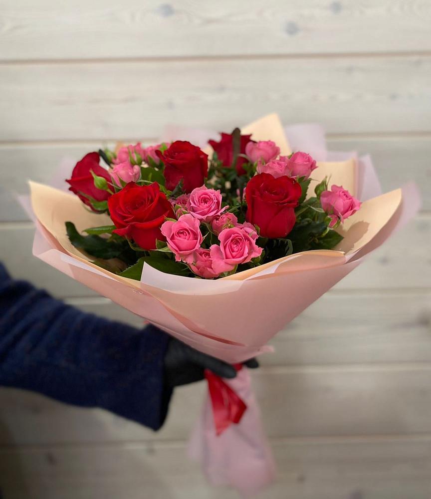 Букет цветов из: Розы в Золотаревке Ставропольского края