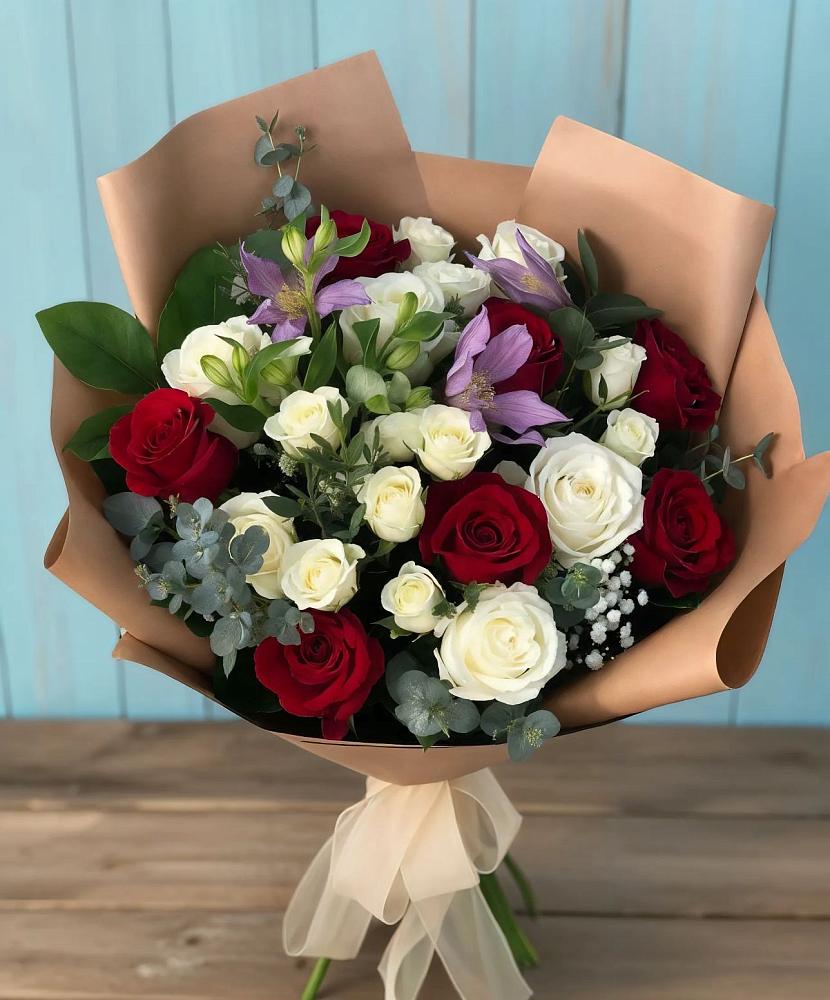Букет цветов из: Розы и Альстромерии в Золотаревке Ставропольского края