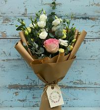 Букет цветов из:  Розы и Лизиантусы в Золотаревке Ставропольского края