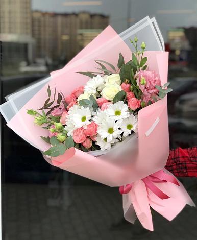 Букет цветов из: Розы, Лизиантусы и Хризантемы в Золотаревке Ставропольского края