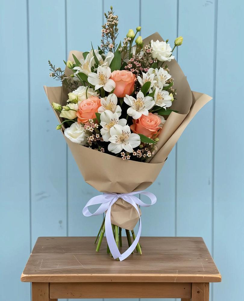 Букет цветов из: Альстромерии, Лизиантусы, Розы и Хризантемы в Золотаревке Ставропольского края