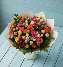 Букет Микс из разноцветных кустовых роз в Золотаревке Ставропольского края