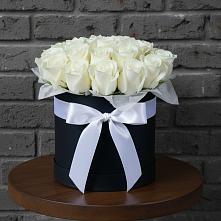 Цветочная композиция из Розы в шляпной коробке в Золотаревке Ставропольского края